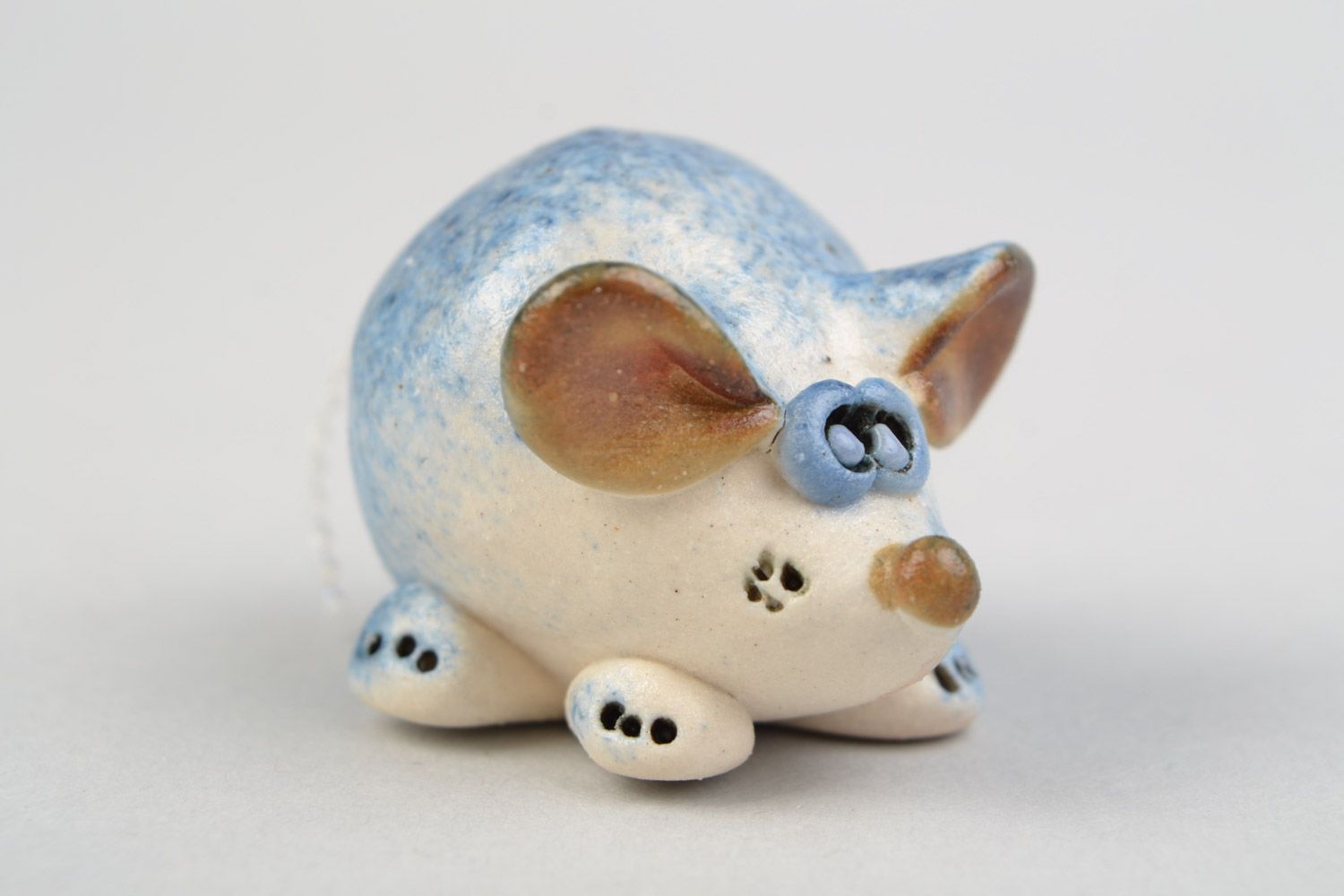 Handmade decorative miniature ceramic figurine of mouse painted with glaze photo 1
