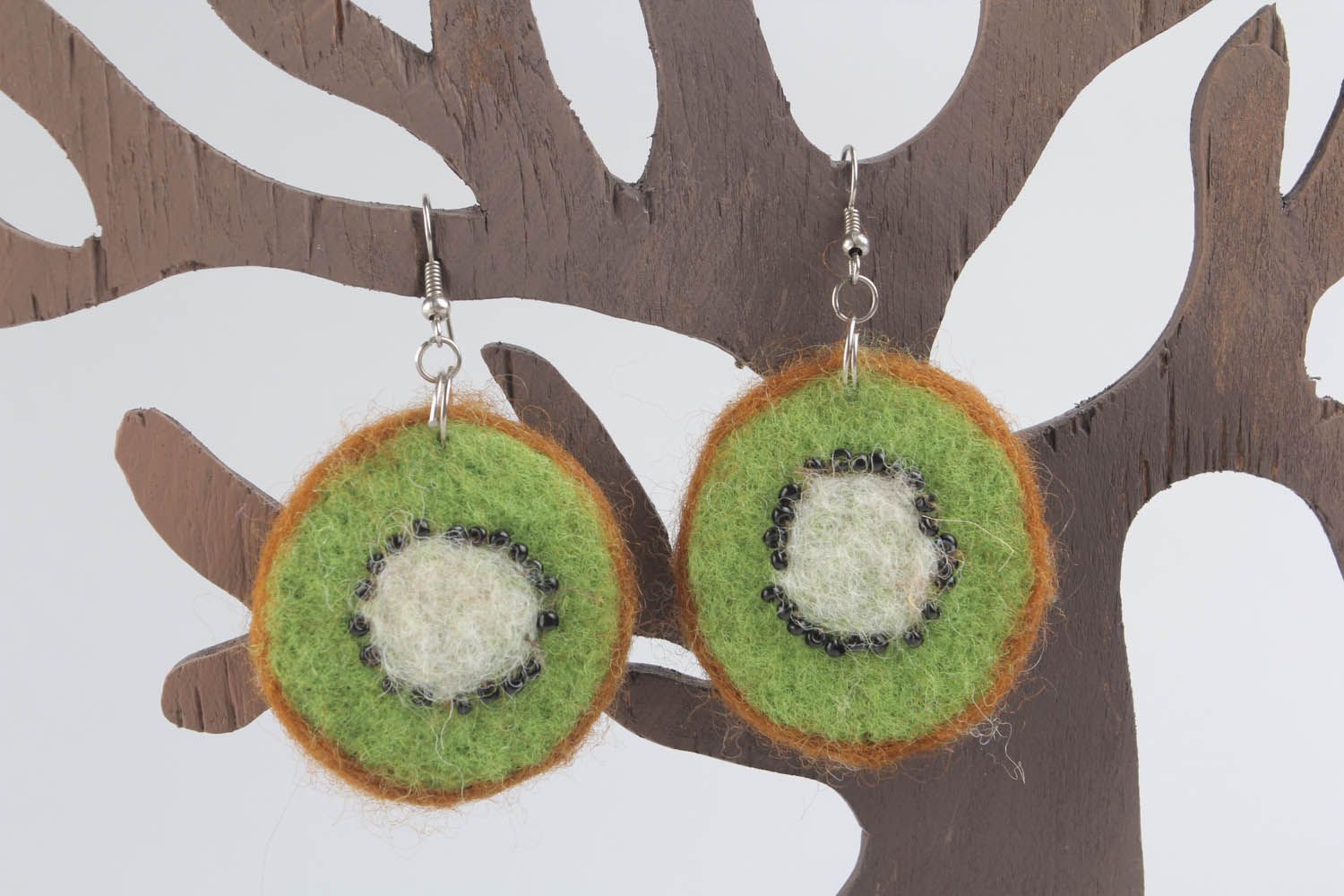 Wool earrings Kiwi photo 1
