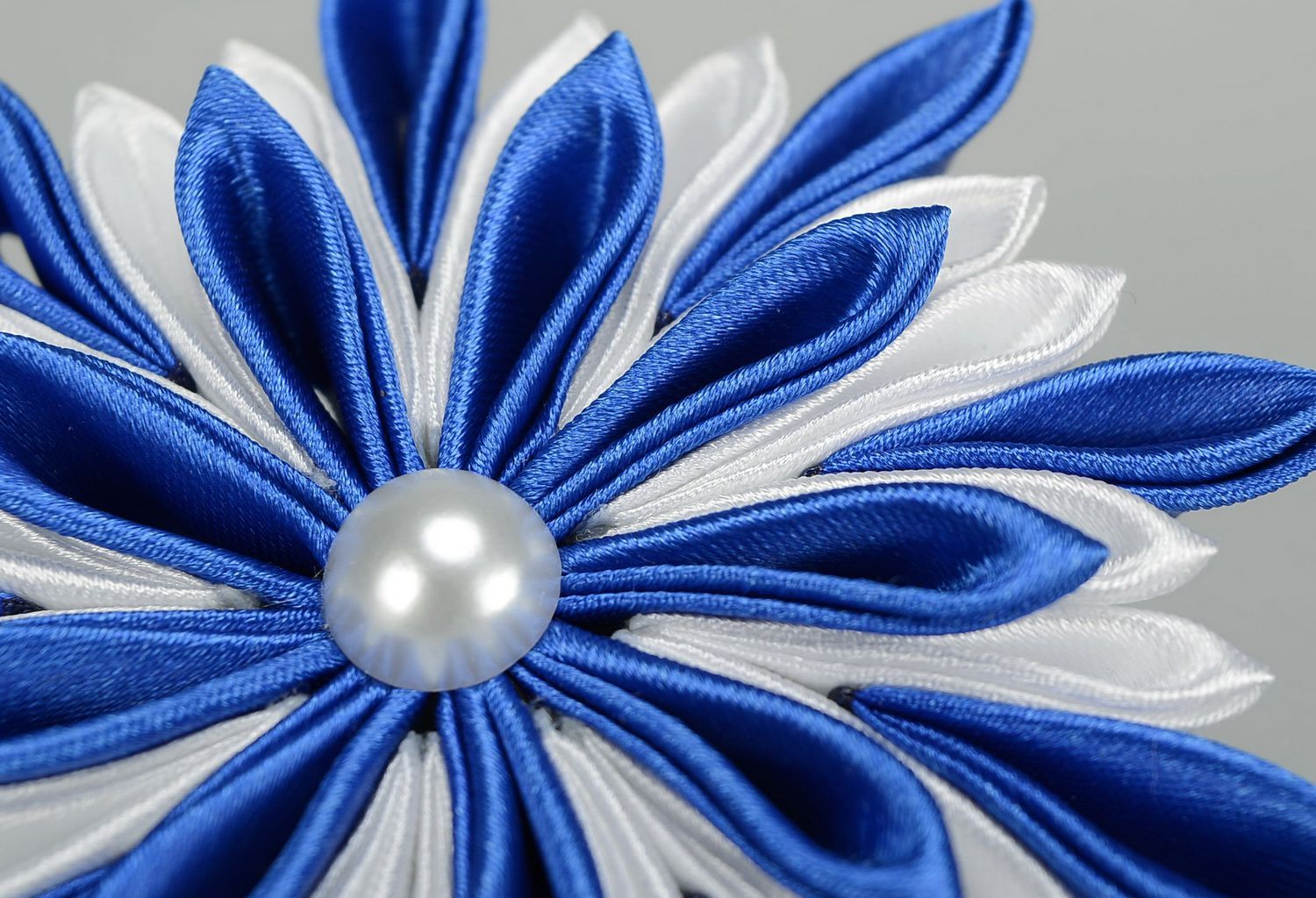 Elástico de cabelo de cetim, azul-branco foto 3