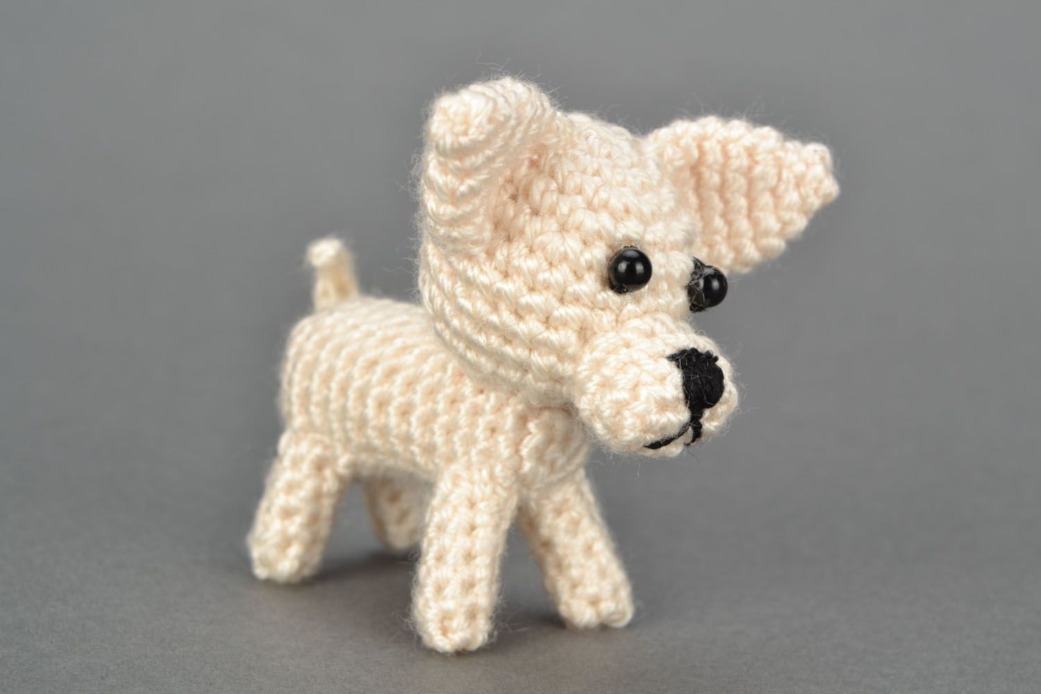 Petit jouet tricoté au crochet chihuahua photo 3