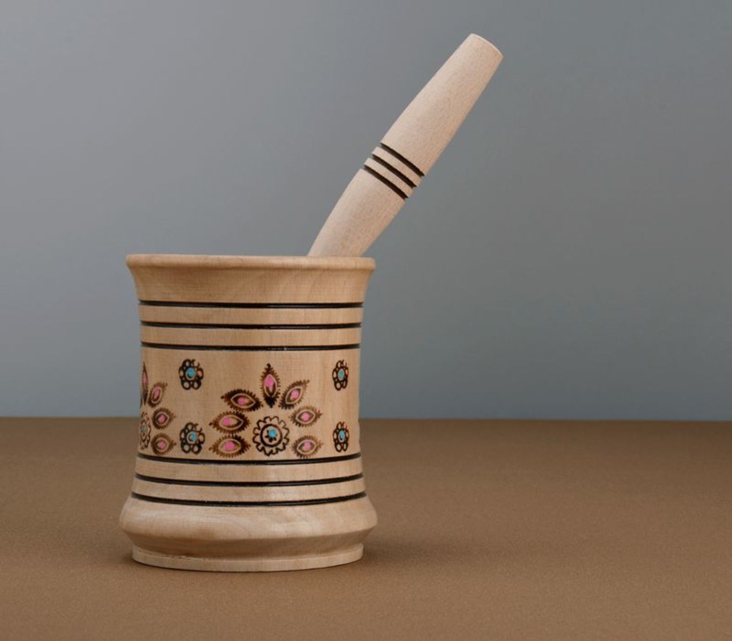 Wooden mortar with pestle photo 4