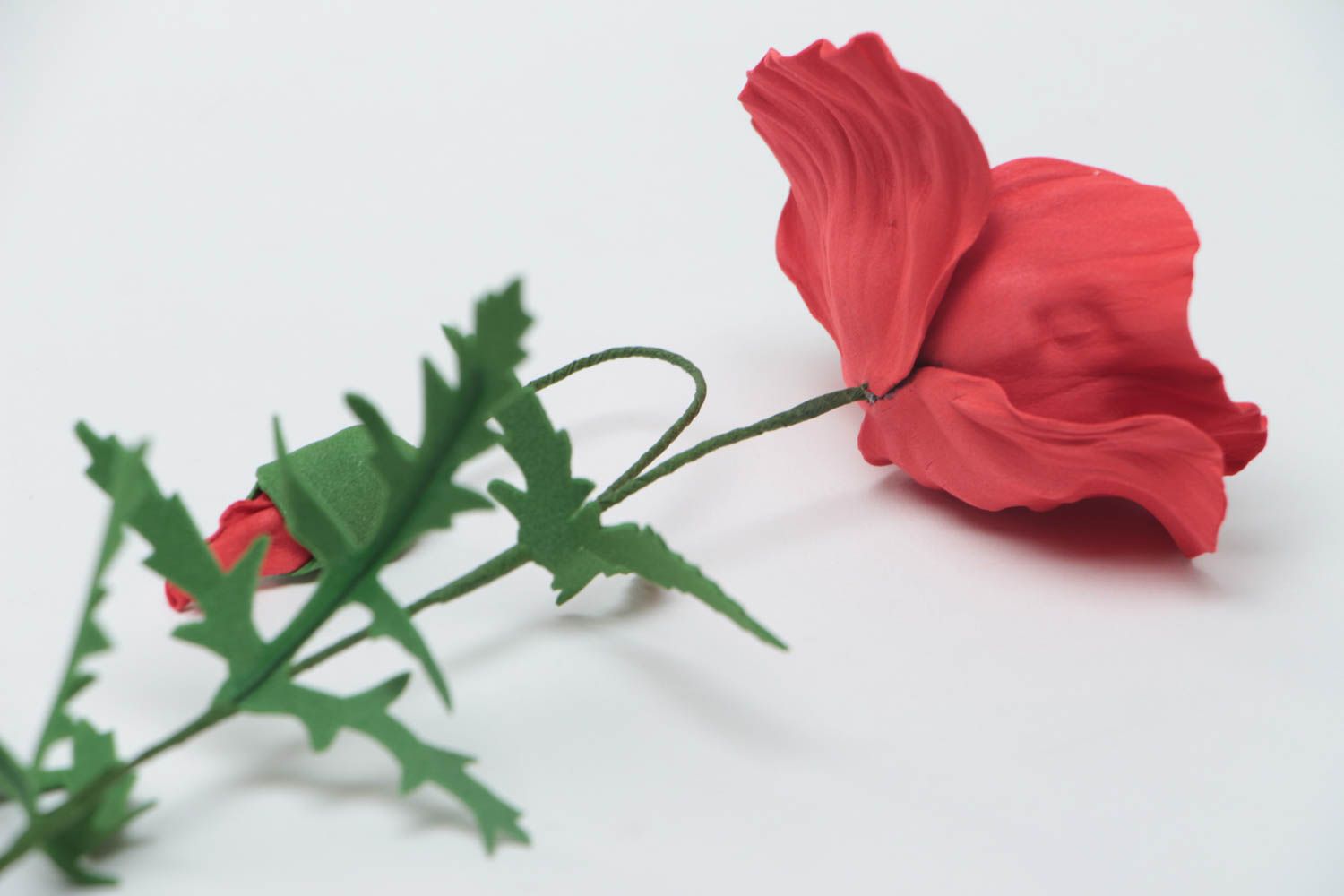 Fleur décorative en foamiran faite main originale en forme de coquelicot rouge photo 4