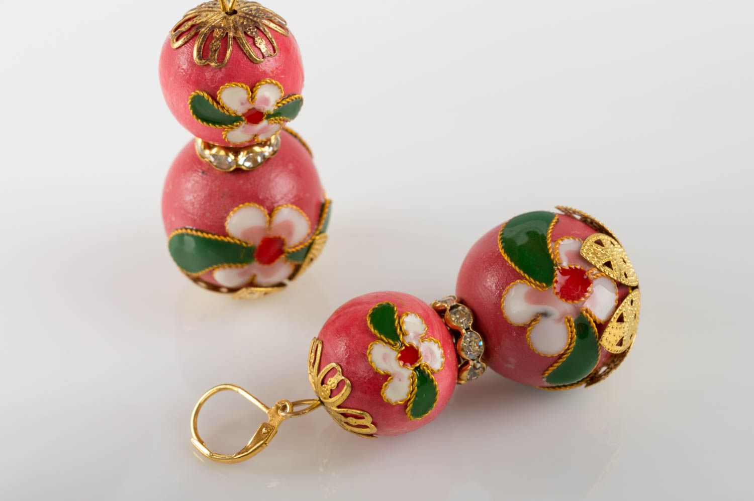Boucles d'oreilles pendantes fait main Bijou mode rose en bois Cadeau pour femme photo 5