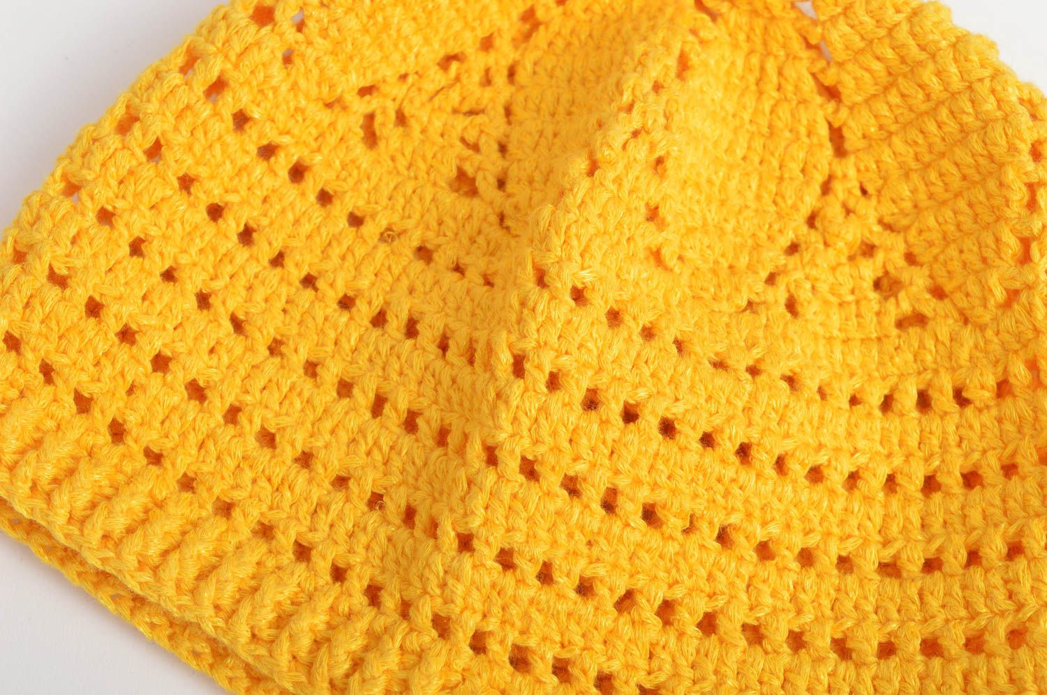 Bonnet tricot fait main Chapeau au crochet jaune coton design Vêtement fille photo 5