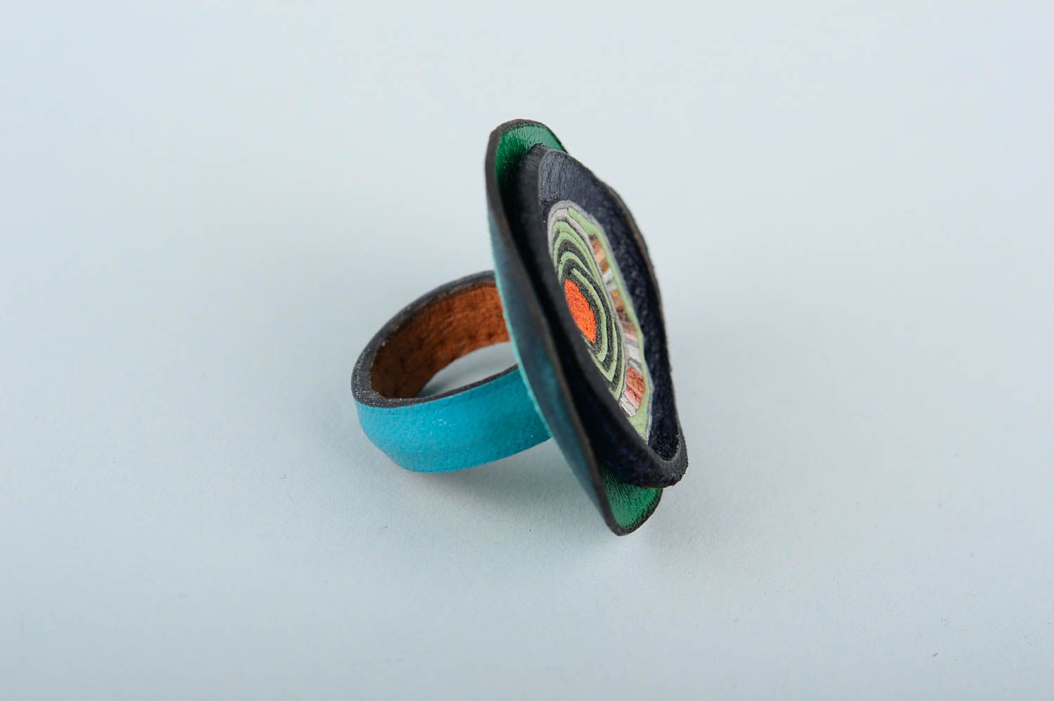 Кольцо из кожи кольцо ручной работы украшение из кожи красивое круглое фото 3