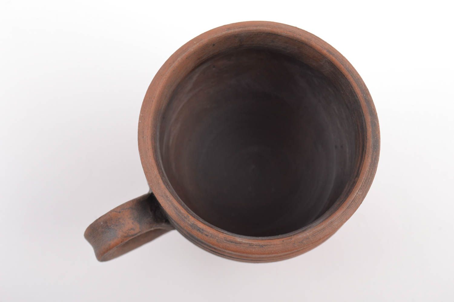 Глиняная чайная чашка в технике молочения 200 мл коричневая ручной работы фото 3