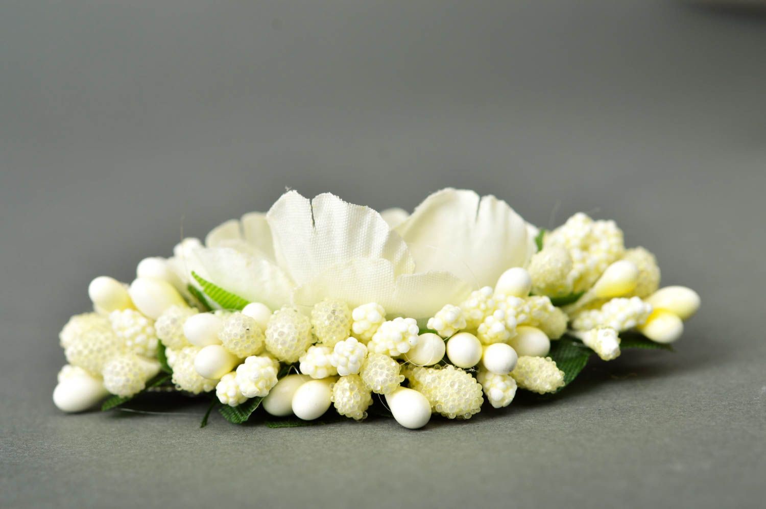 Peineta con flores hermosa adorno para el pelo artesanal accesorio para peinado foto 5