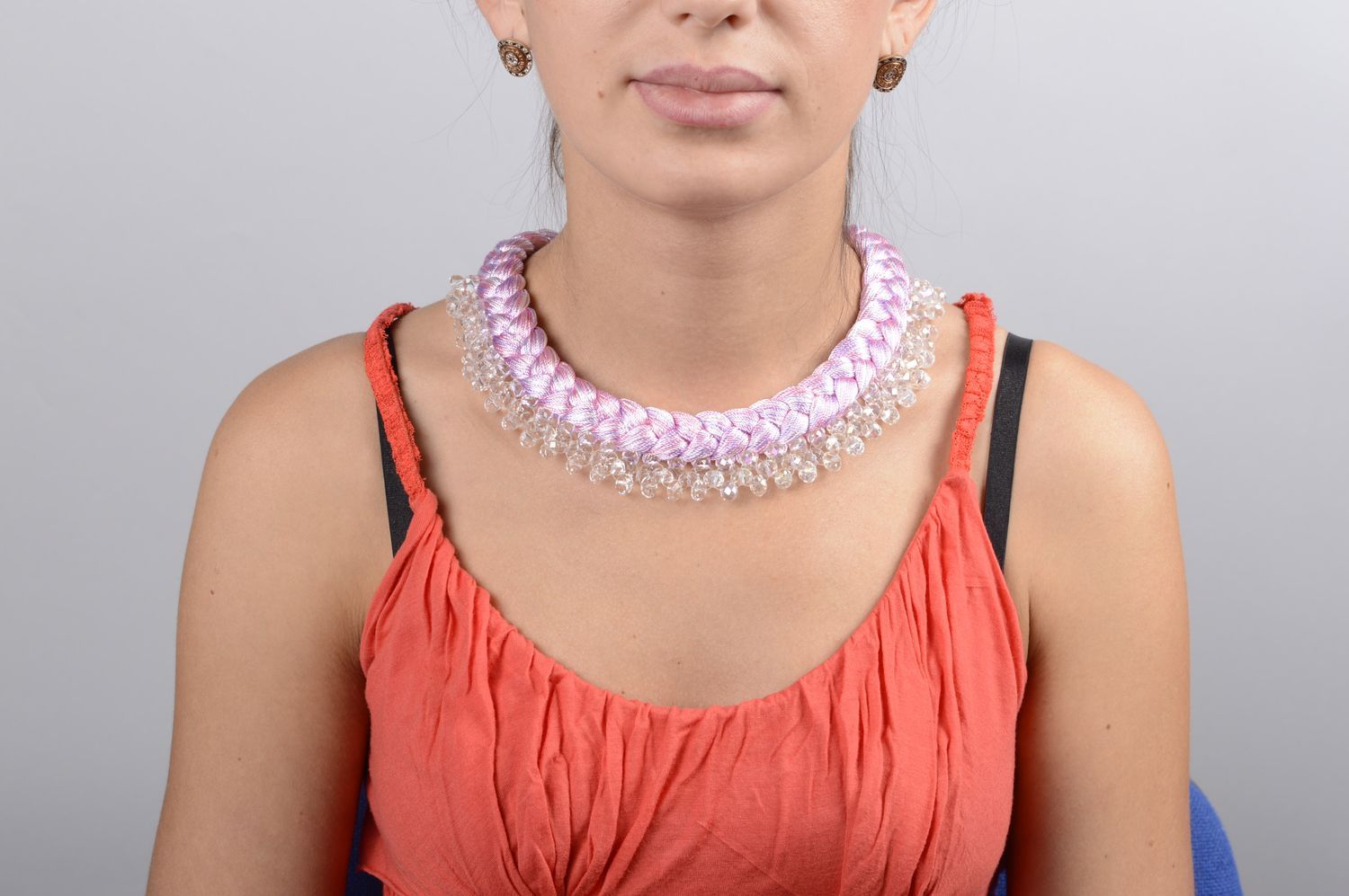 Колье коса из шелка ручной работы розовое украшение на шею модная бижутерия фото 4