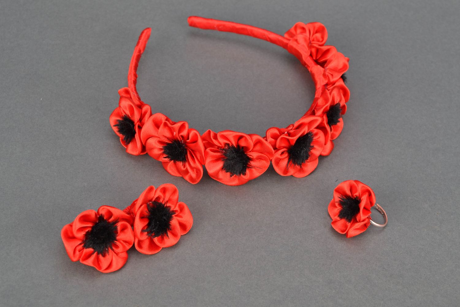 Set of jewelry made of satin ribbons Poppies photo 1