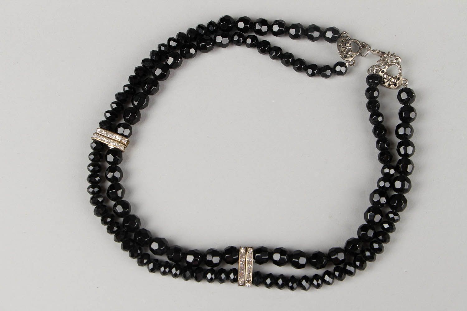 Black bead necklace photo 1