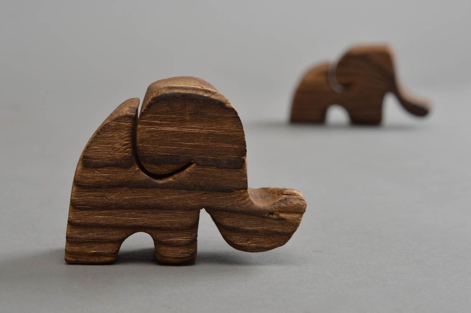 Deko aus Naturmaterialien geschnitzte Holzfigur Elefant Figur aus Holz handmade foto 1