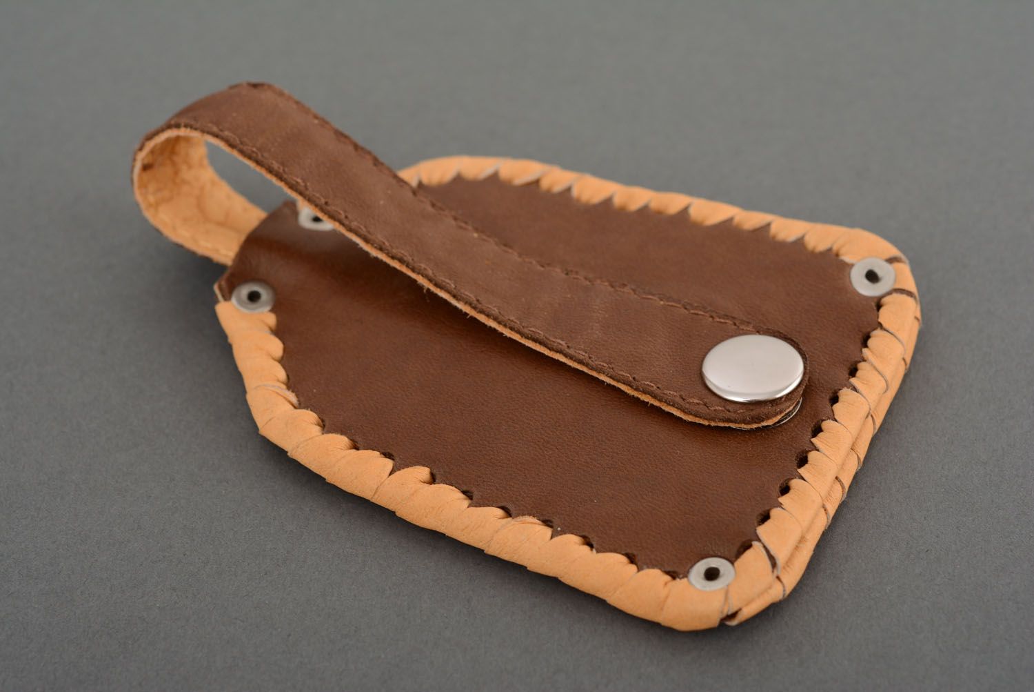 Brown leather key holder photo 5