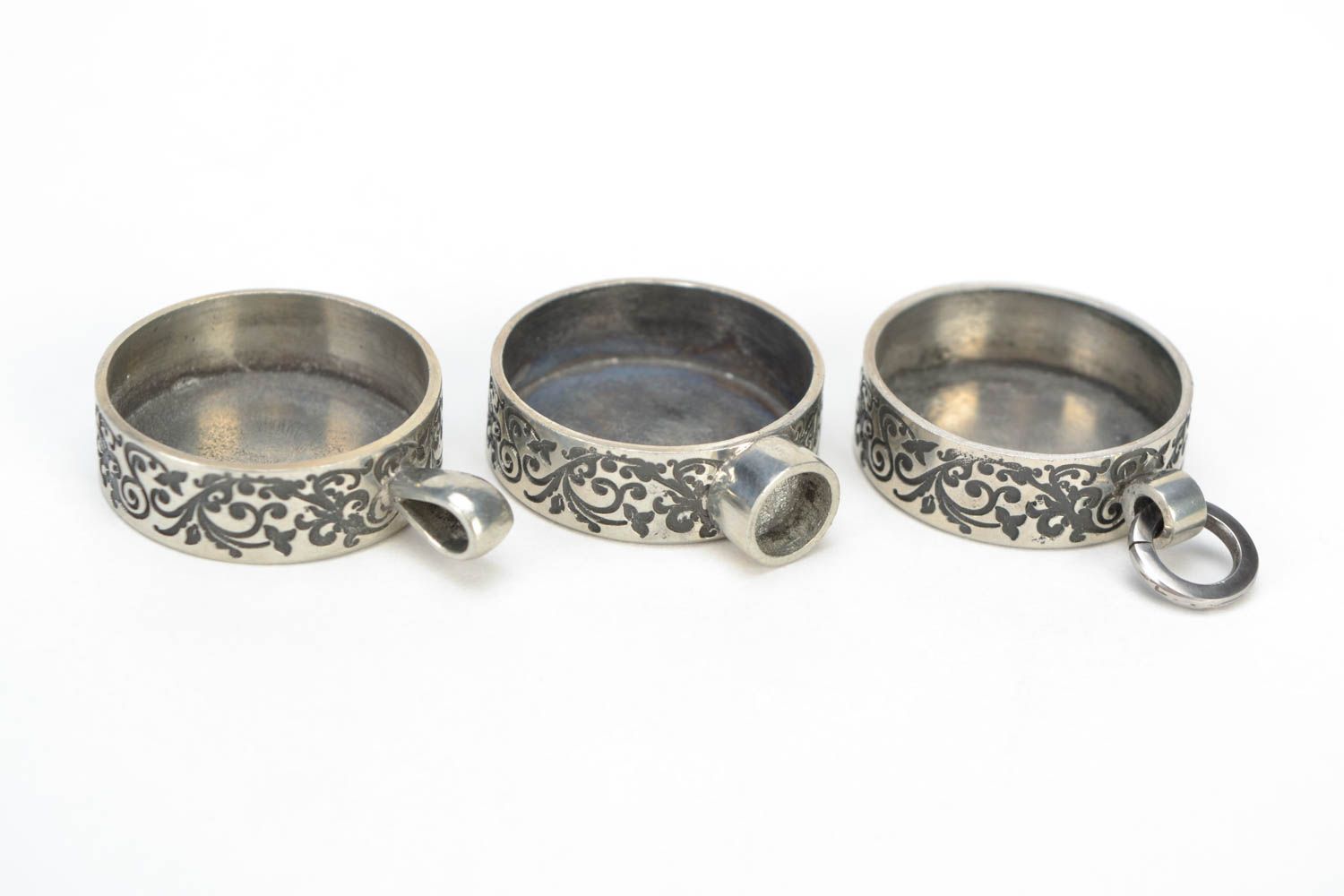 Accessories for creative work set of 3 pieces metal handmade pendants photo 1