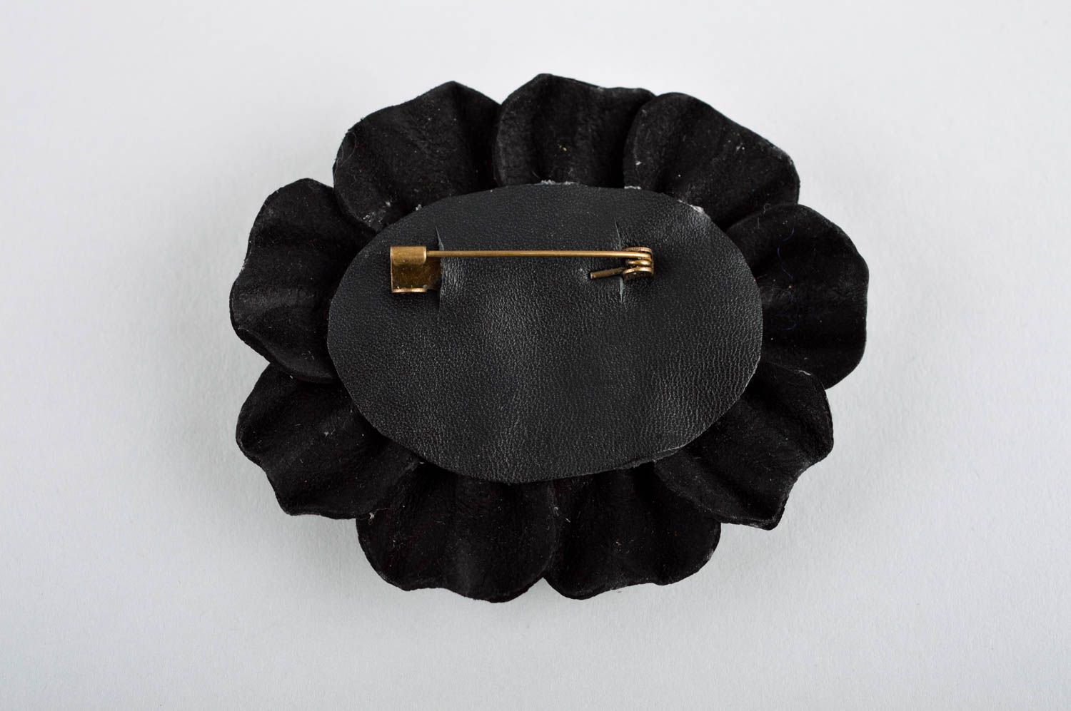 Broche en cuir naturel Accessoire fait main noir élégant Cadeau pour femme photo 3