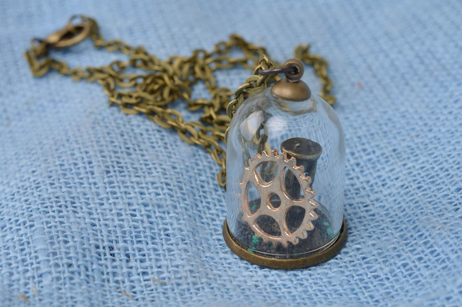 Designer beautiful unusual pendant flask on long chain with pinion Time photo 2