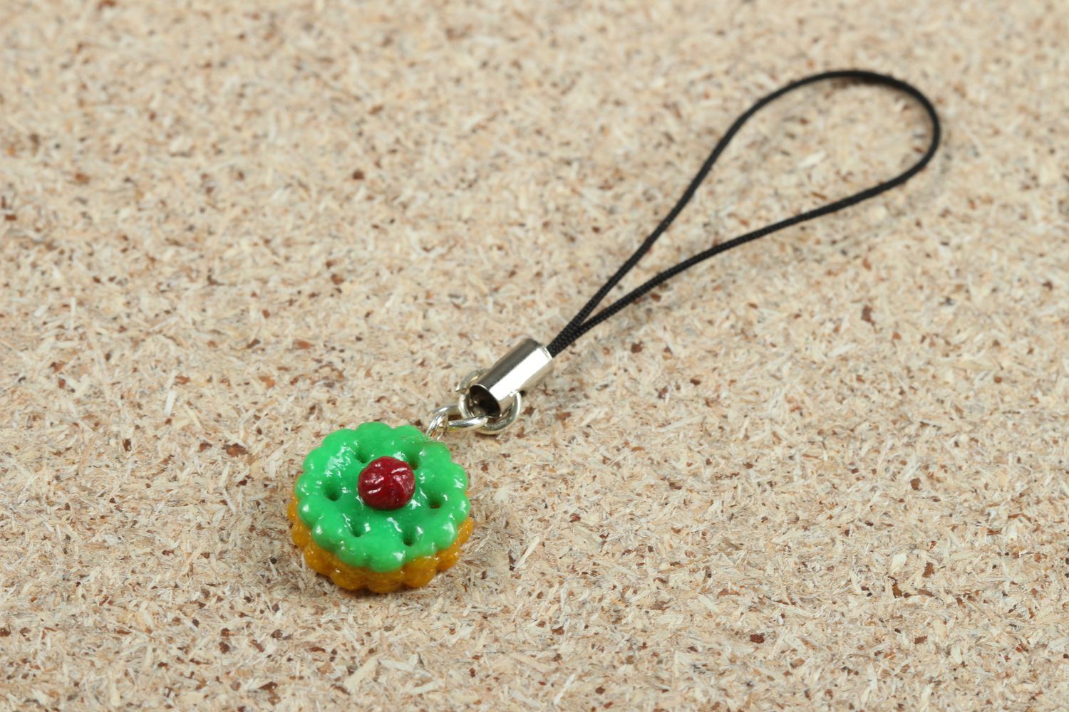 Stylish handmade plastic keychain phone charm fashion accessories small gifts photo 1