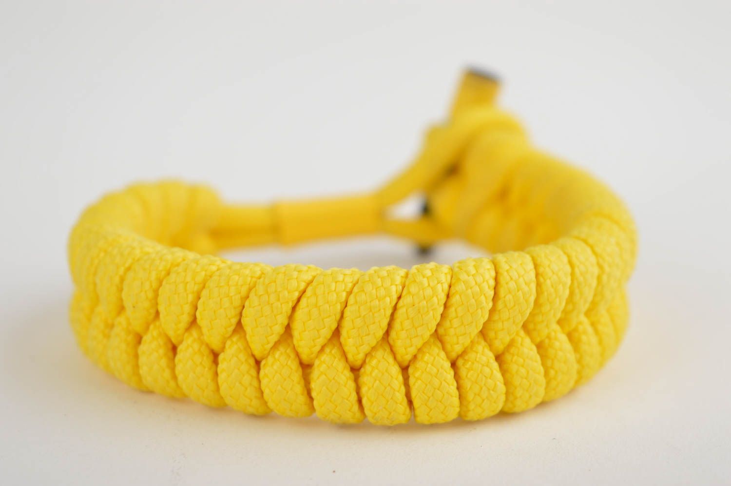 Bracelet paracorde Bijou fait main tressé jaune Accessoire original pour homme photo 2