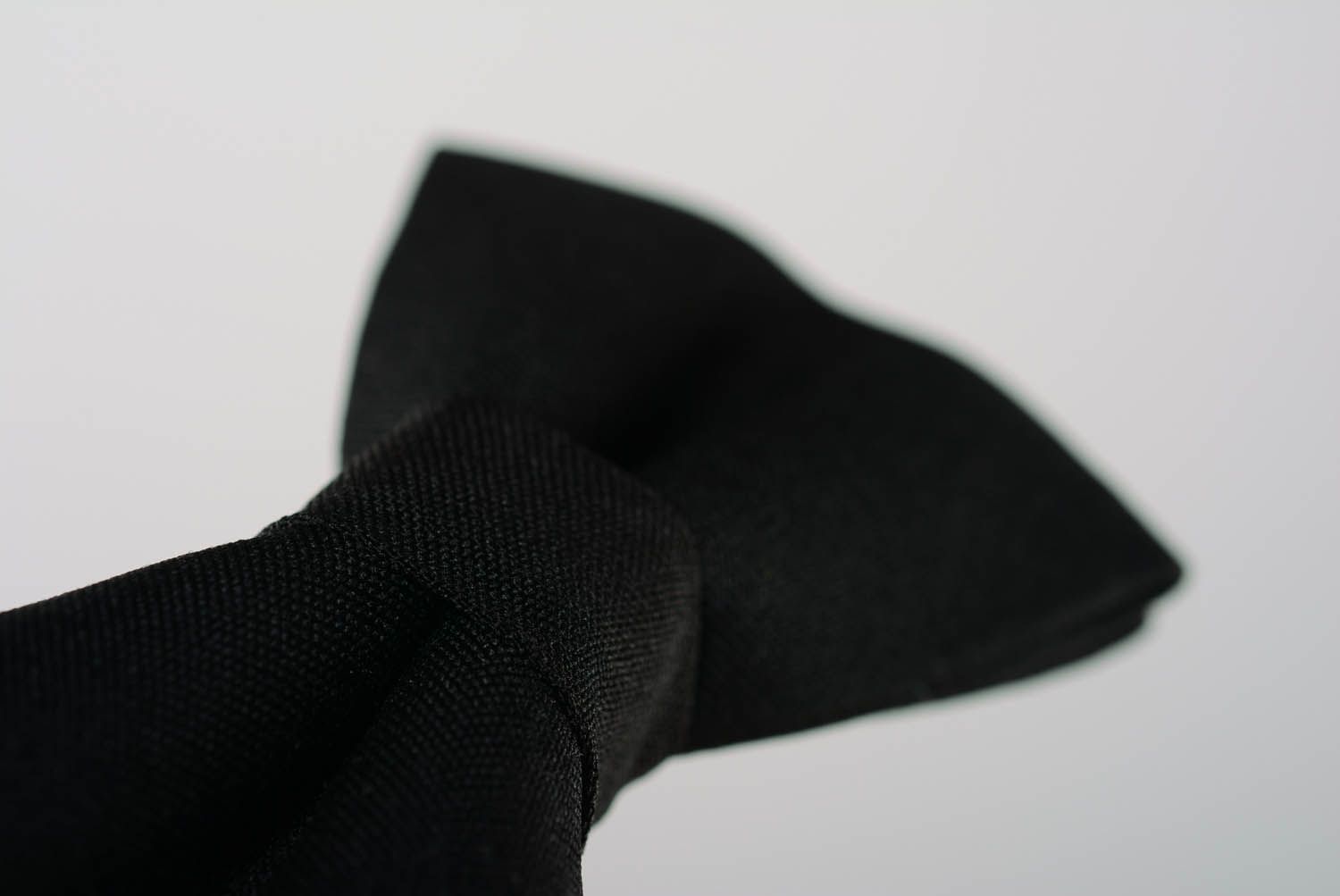Черный галстук-бабочка из габардина фото 4
