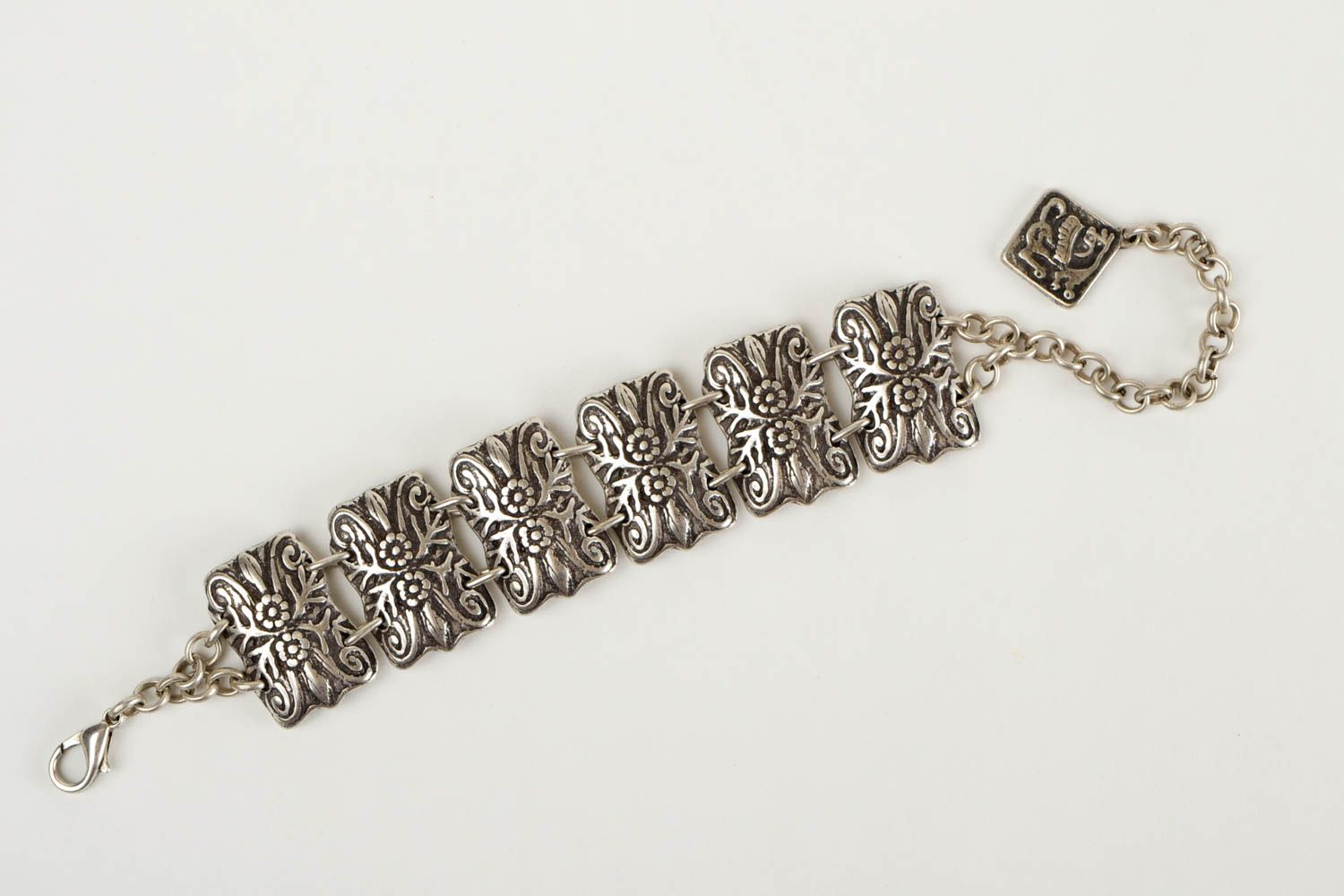 Handmade blumiges Schmuck Armband aus Metall Designer Schmuck Frauen Accessoire  foto 4
