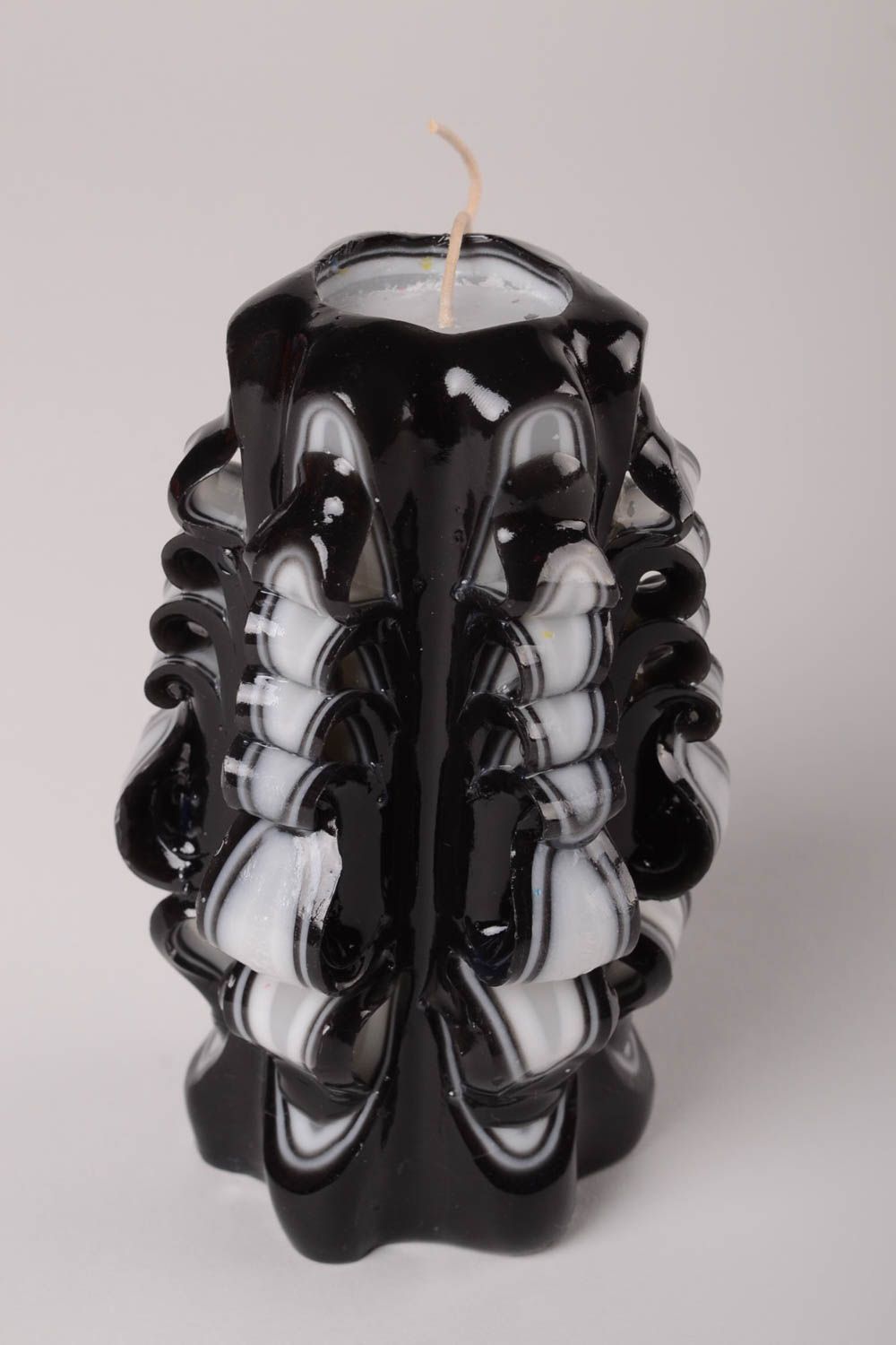 Черная свеча ручной работы парафиновая свеча резная необычный подарок крупная фото 1