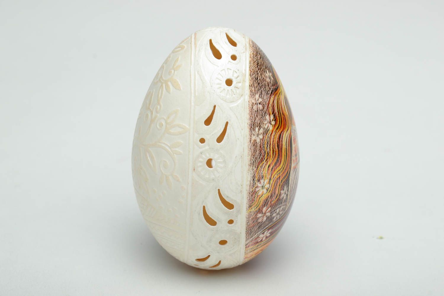 Handmade Easter egg created using carving and etching techniques photo 4