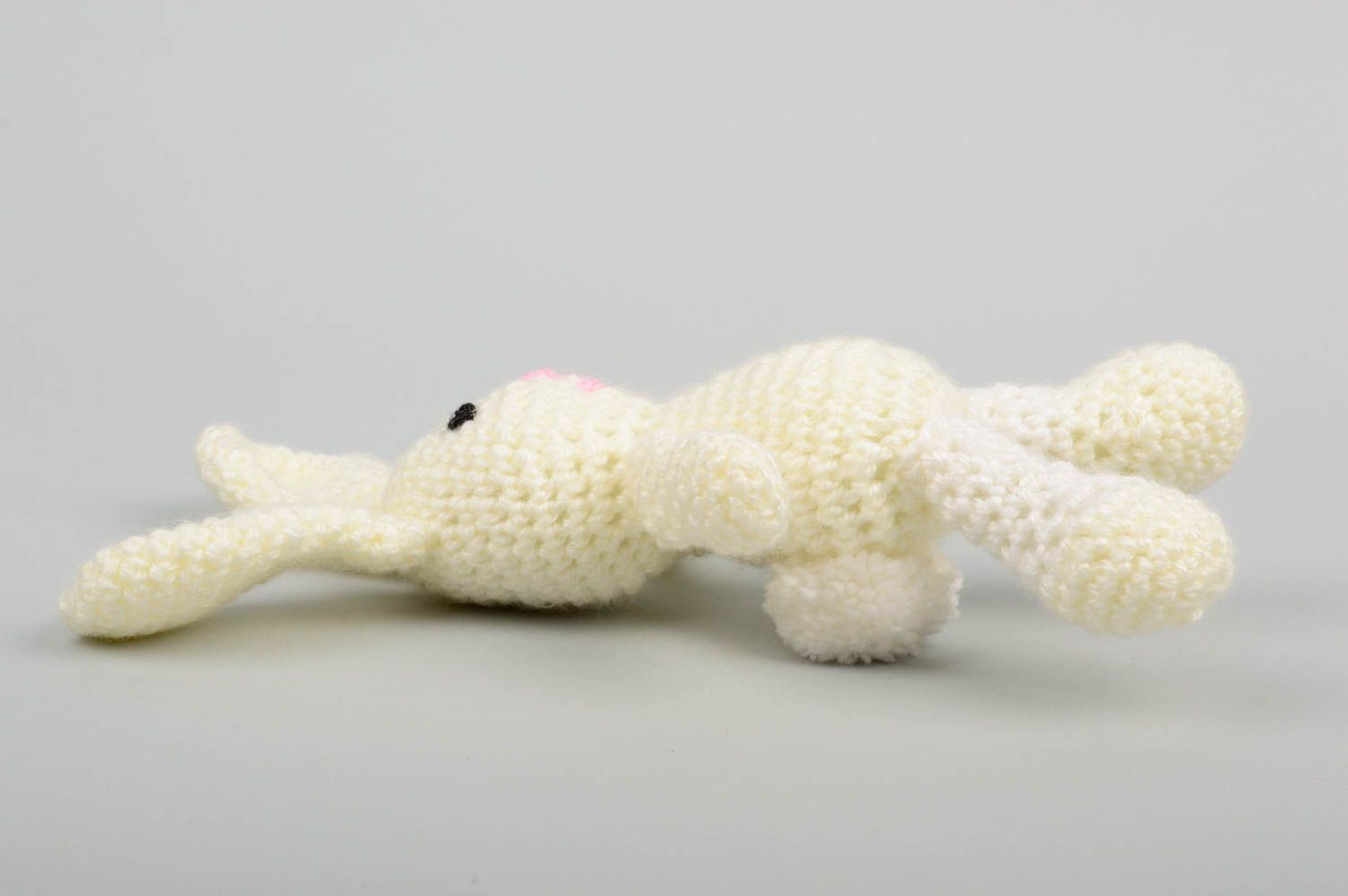 Jouet lapin Peluche faite main blanche acryliques tricotée en fils Cadeau enfant photo 5