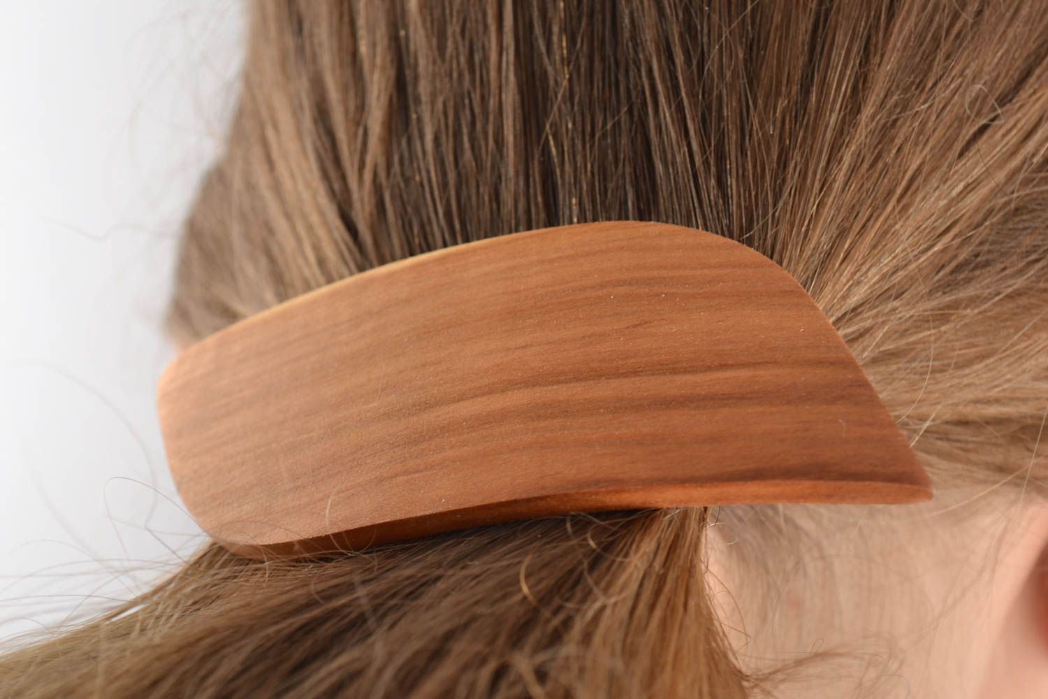 Barrette à cheveux en bois naturel clair originale pratique faite main photo 1