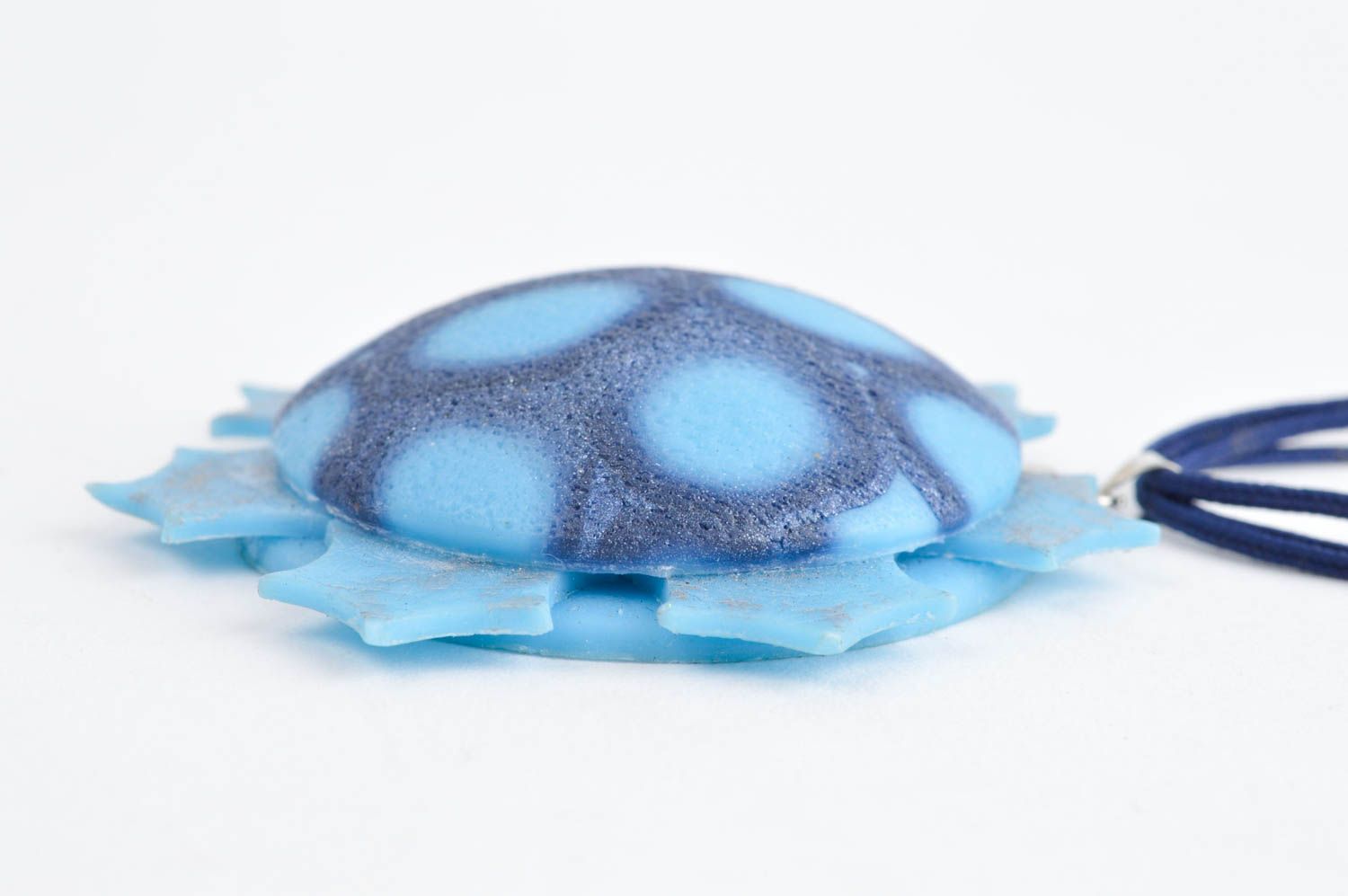 Украшение ручной работы подвеска из пластики голубая круглая модная бижутерия фото 2