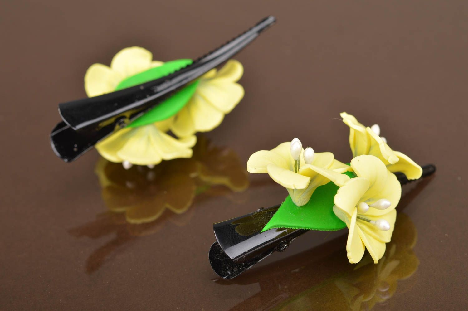 Set of 2 designer handmade metal hair clips with yellow polymer clay flowers photo 3