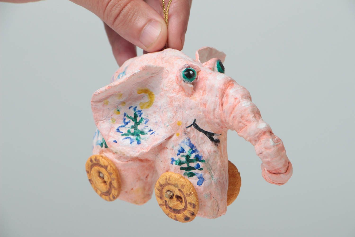 Figurine à suspendre en papier mâché faite main peinte vernie éléphant rose photo 5