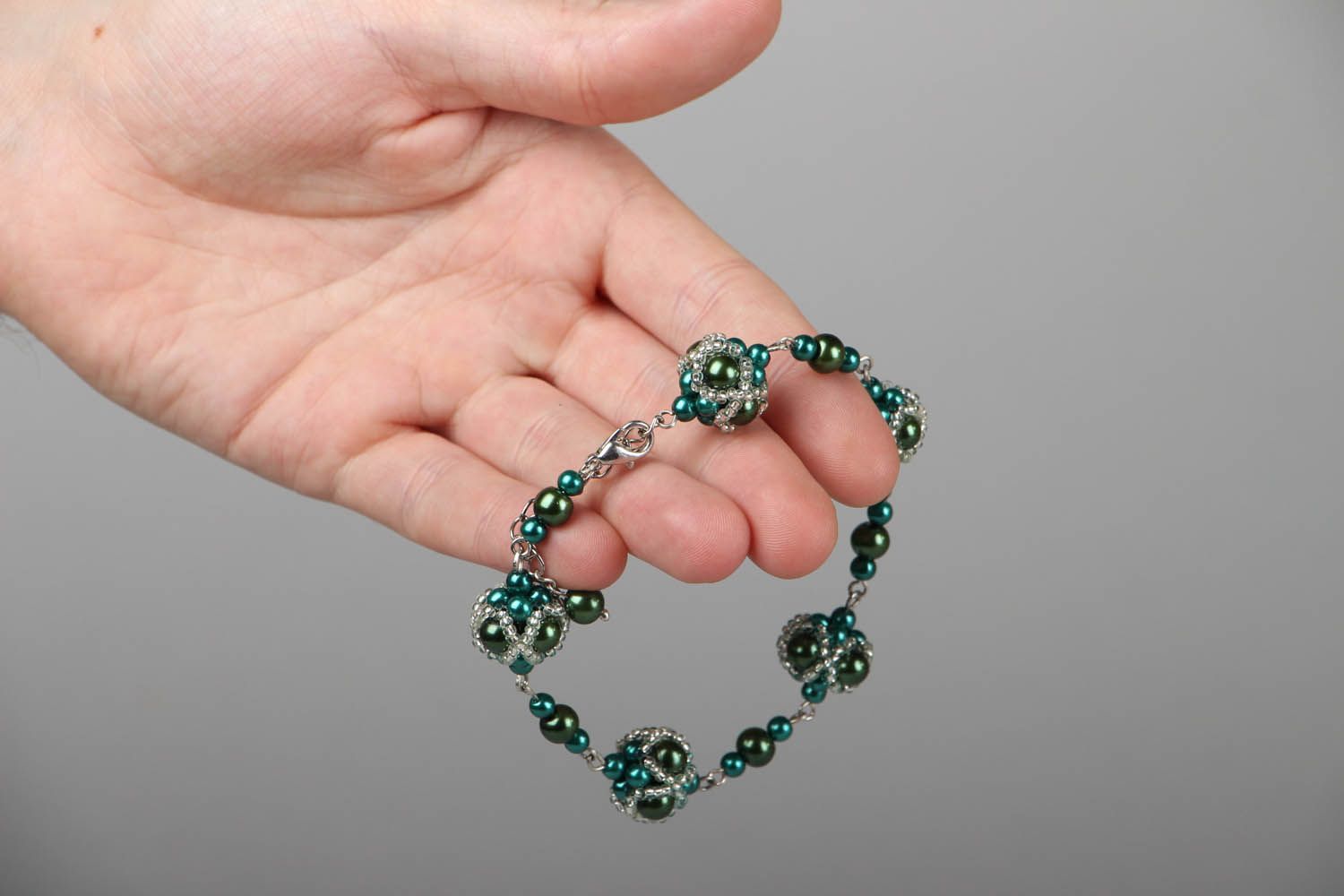 Bracelet en perles de rocaille vert fait main photo 3