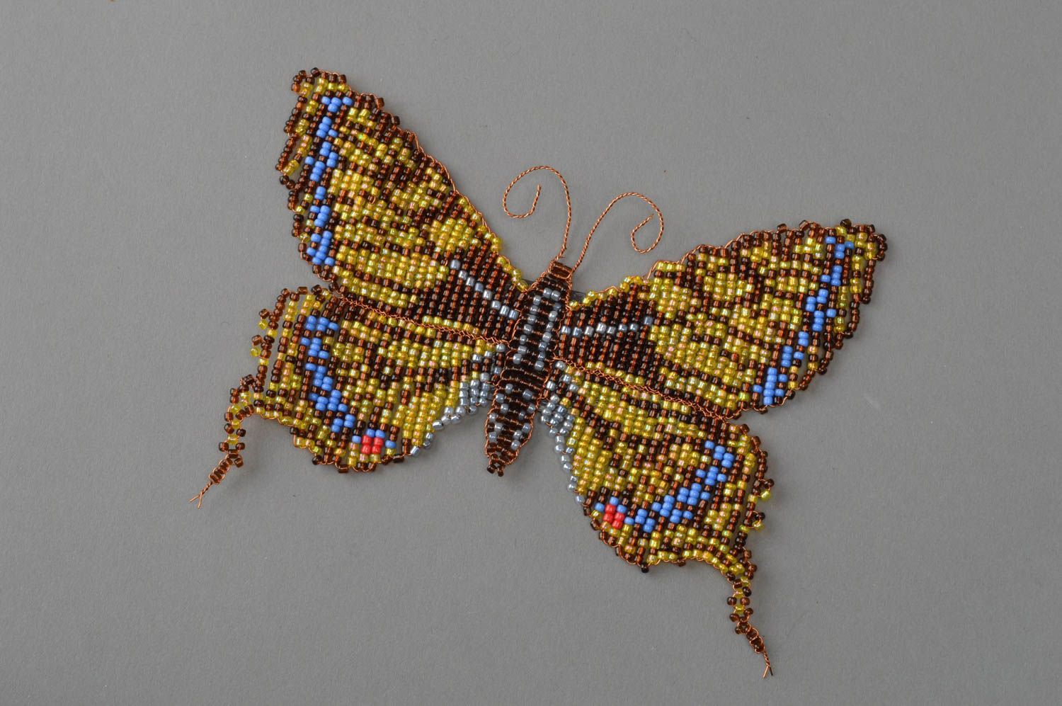 Magnet fait main décoratif tissé en perles de rocaille Papillon jaune brun photo 2