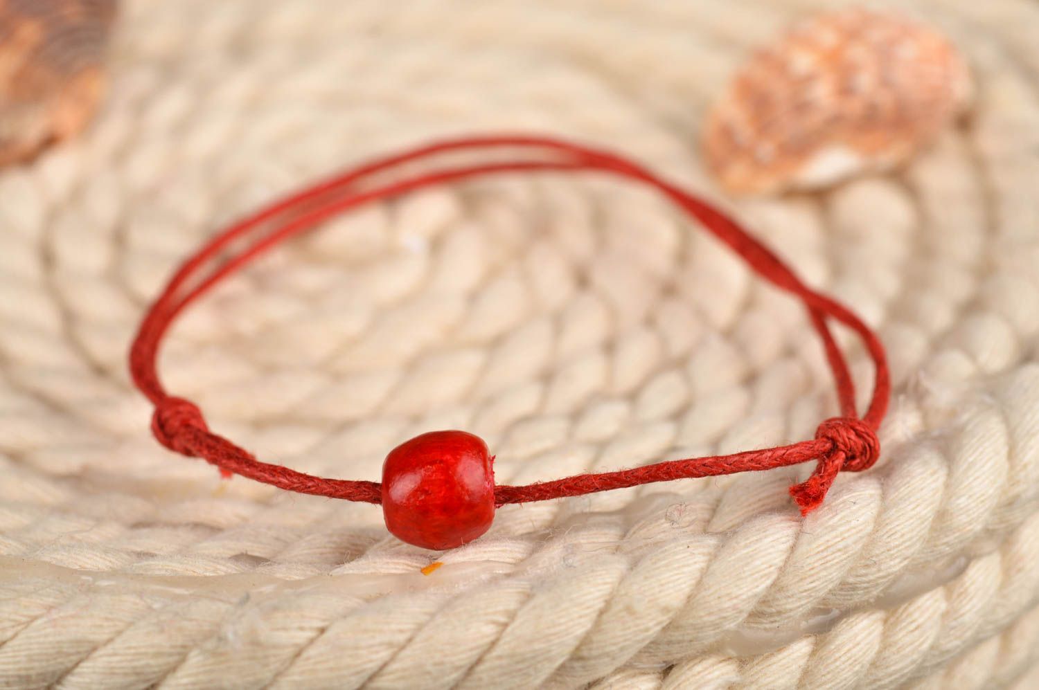 Pulsera de cordón rojo hecha a mano accesorio para mujer bisutería de moda  foto 1