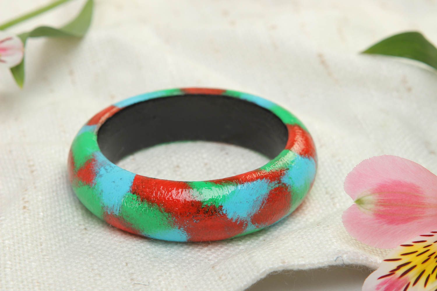 Красочный браслет с росписью ручной работы браслет на руку украшение из дерева фото 2