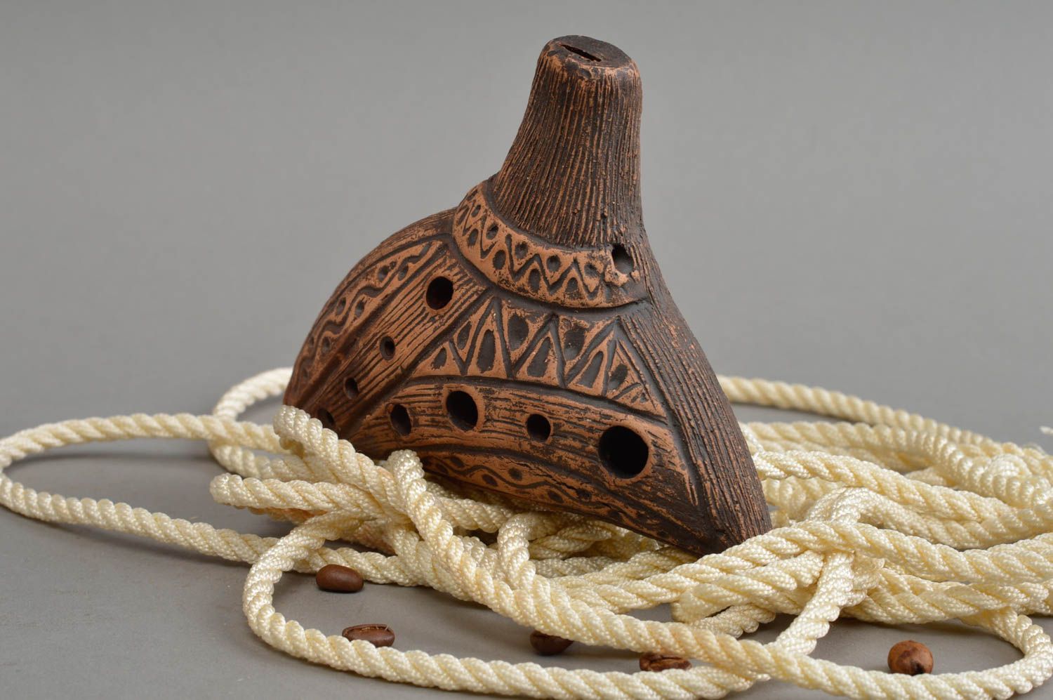 Silbato de barro instrumento musical artesanal regalo original en estilo étnico foto 1