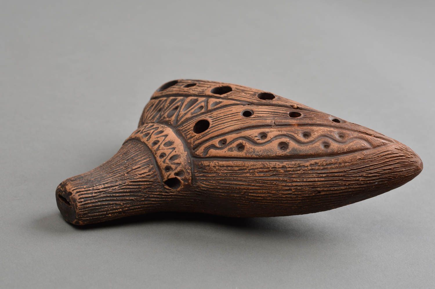 Silbato de barro instrumento musical artesanal regalo original en estilo étnico foto 3