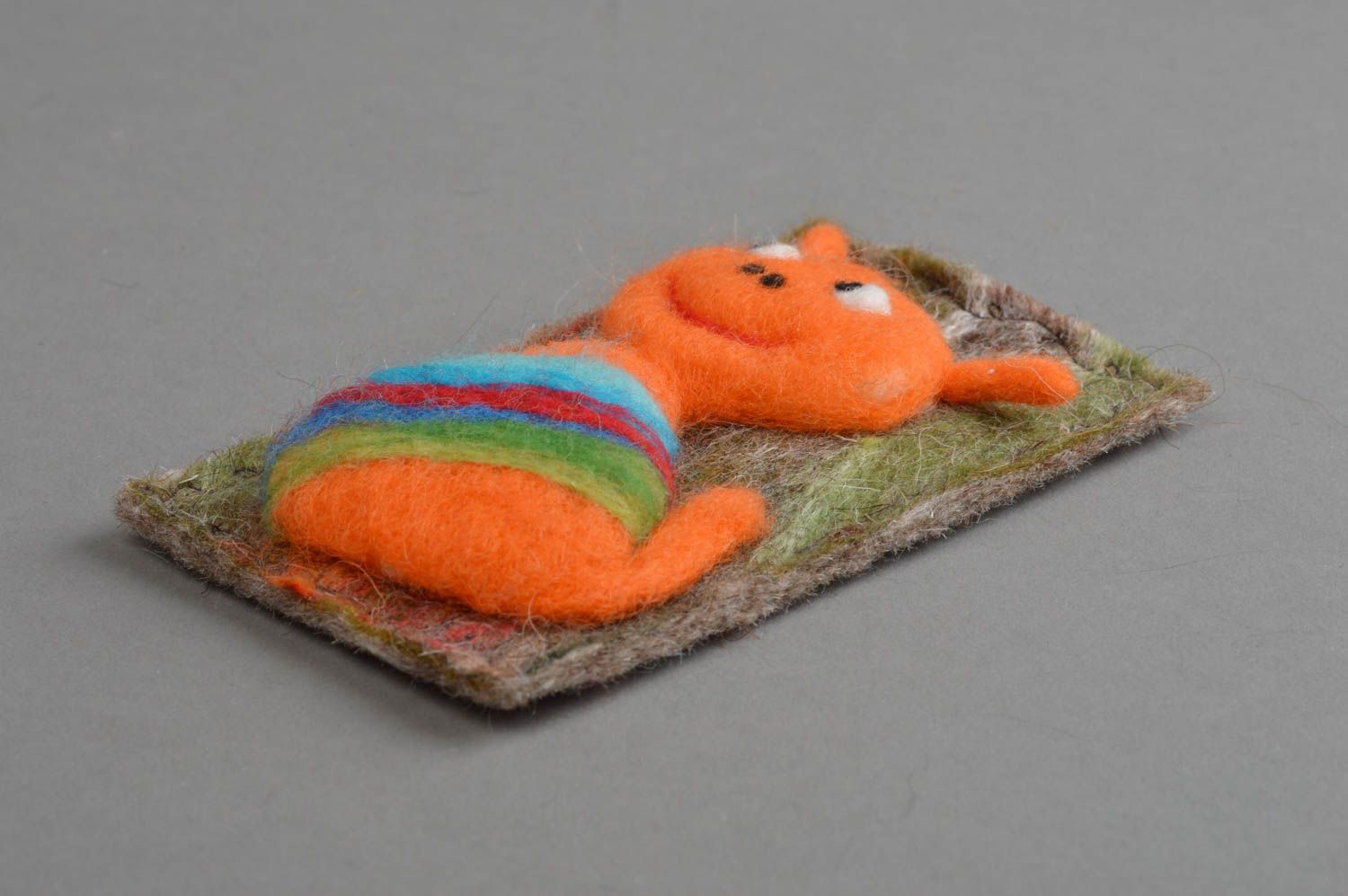 Aimant frigo escargot en laine naturelle feutrée faite main orange multicolore photo 2