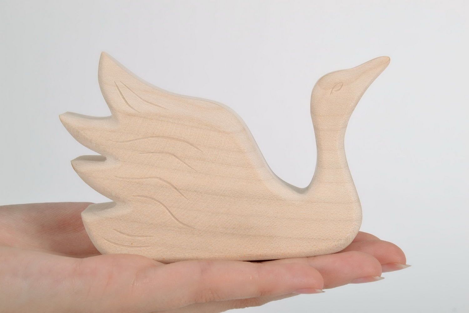 Cisne de madera de arce foto 2