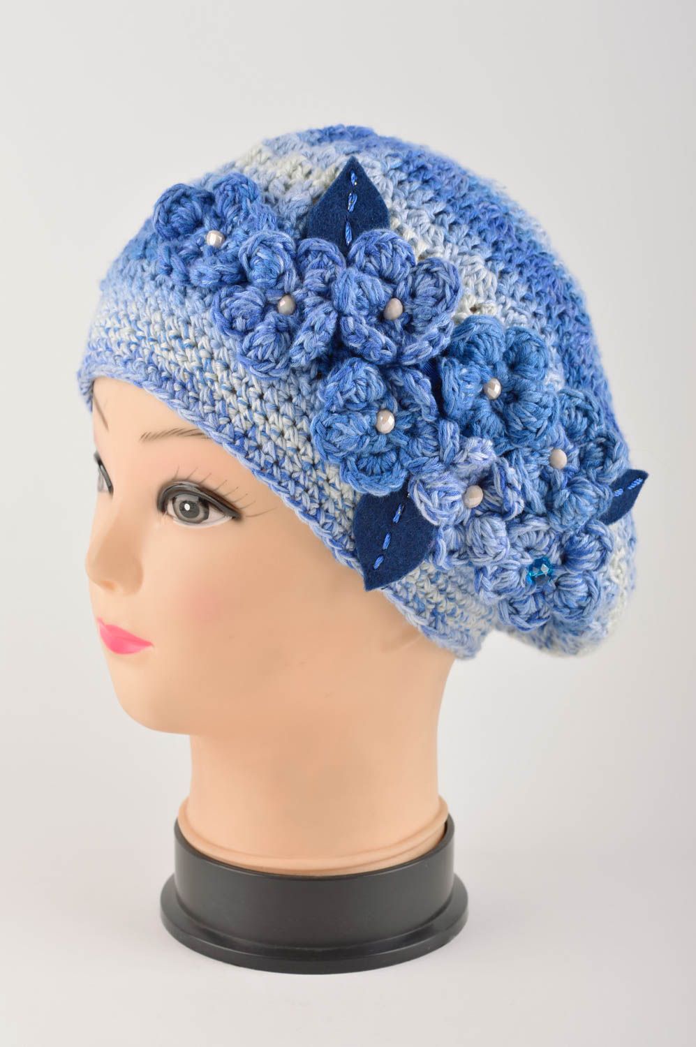 Chapeau tricot fait main Bonnet d'hiver bleu ciel Vêtement pour femme original photo 2