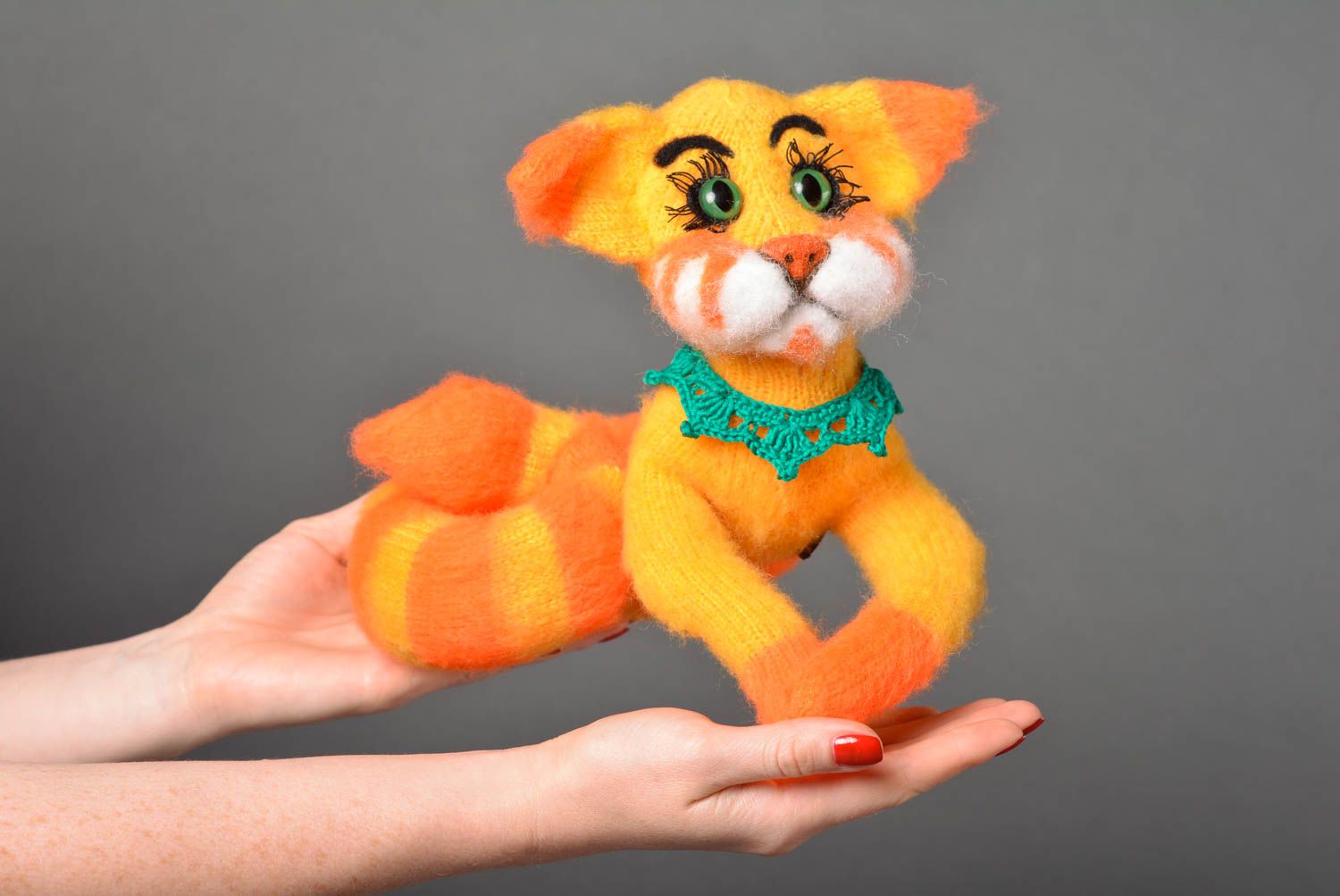 Peluche chat roux tricotée en laine faite main originale Jouet pour enfant photo 4