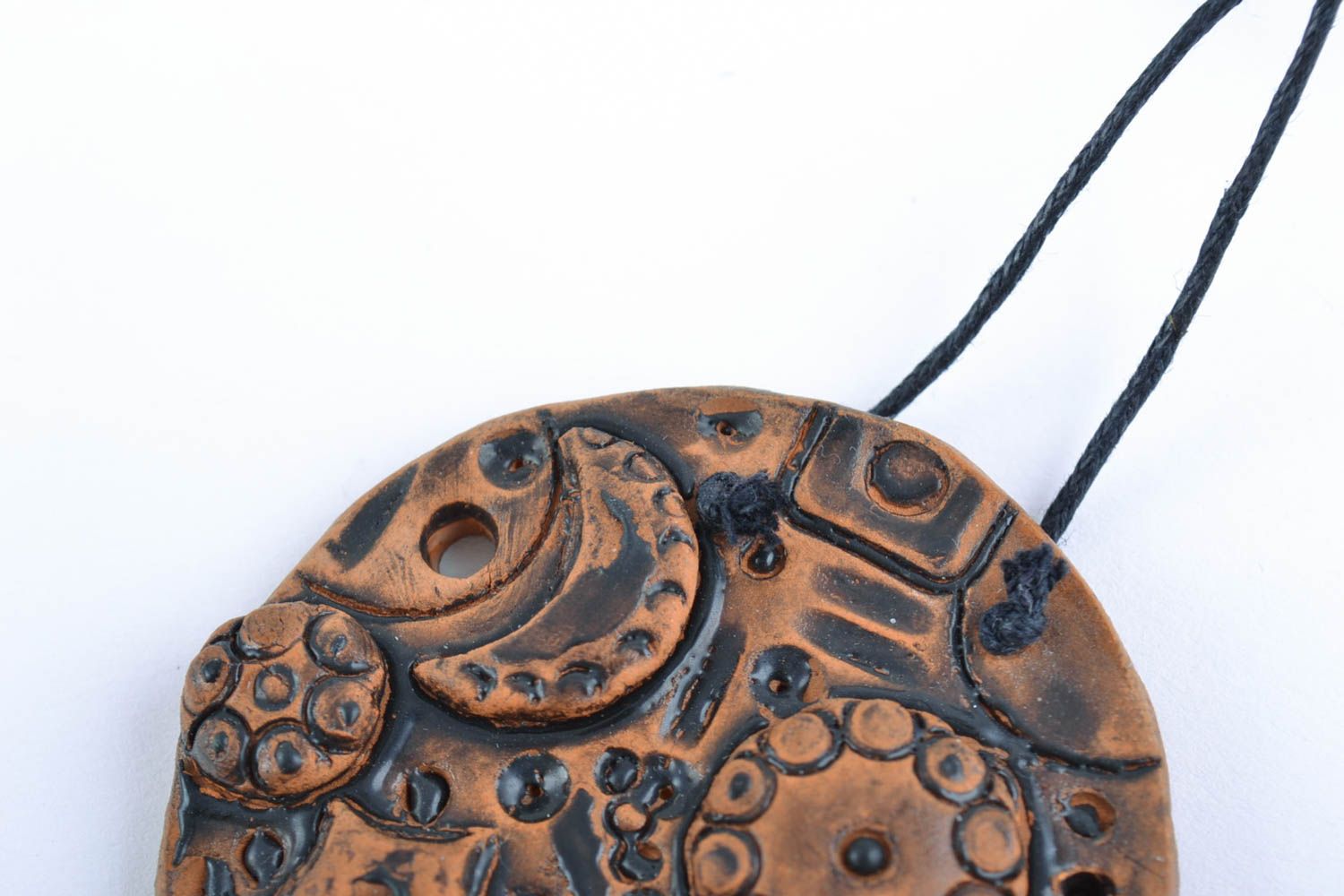 Handmade decorative clay pendant painted with acrylics stylish accessory photo 3