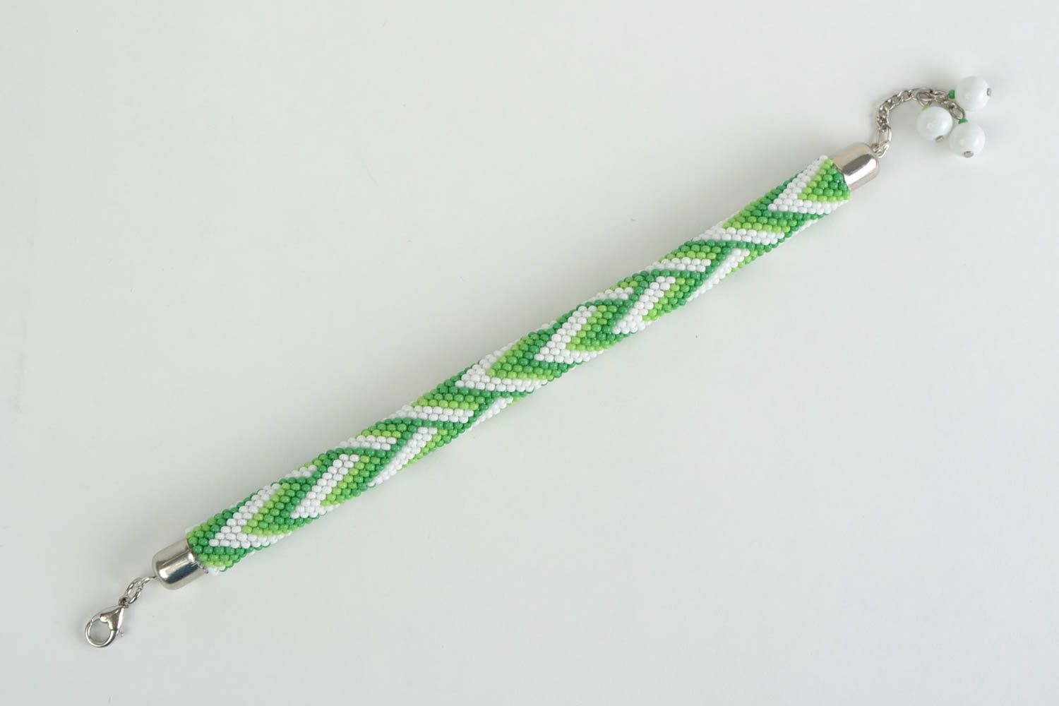 Bracelet crocheté avec perles de rocaille perles de verre fait main vert blanc photo 5