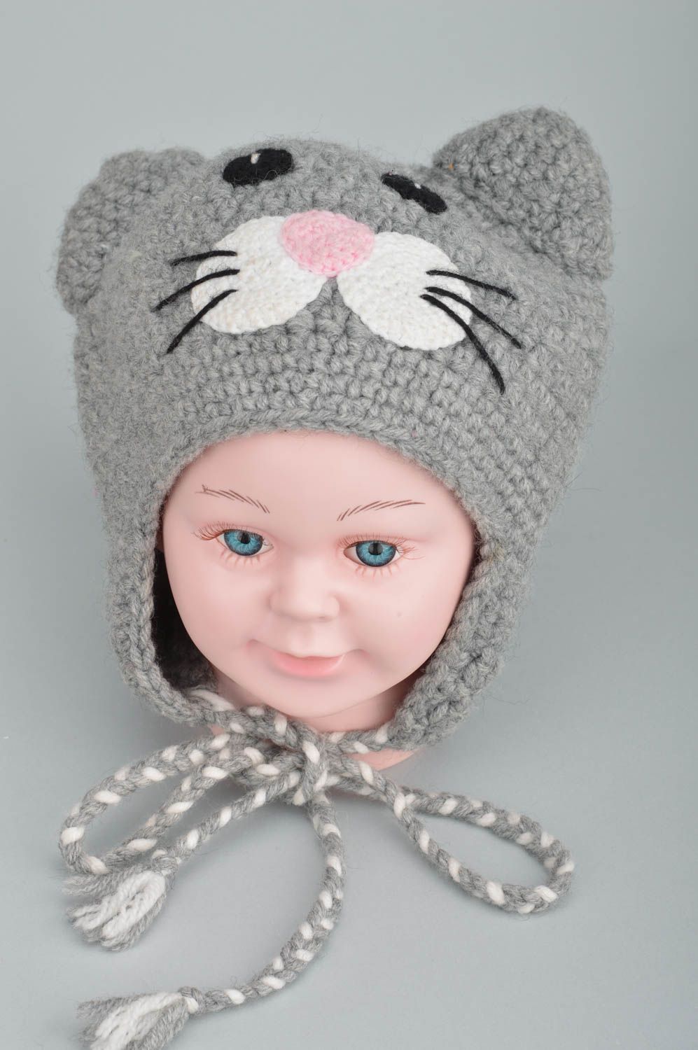 Красивая оригинальная вязаная крючком детская шапочка для малышей Серый кот фото 3