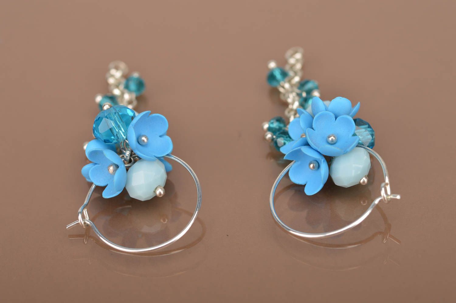 Boucles d'oreilles fleurs Bijou fait main pâte polymère bleu clair Cadeau femme photo 4