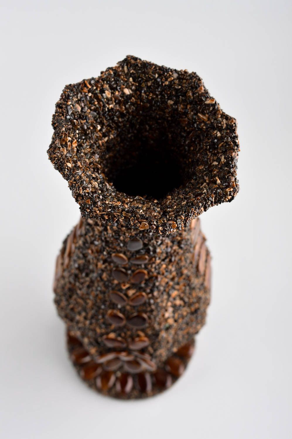 Vase décoratif marron Vase fait main décoré de galets Décoration maison photo 2