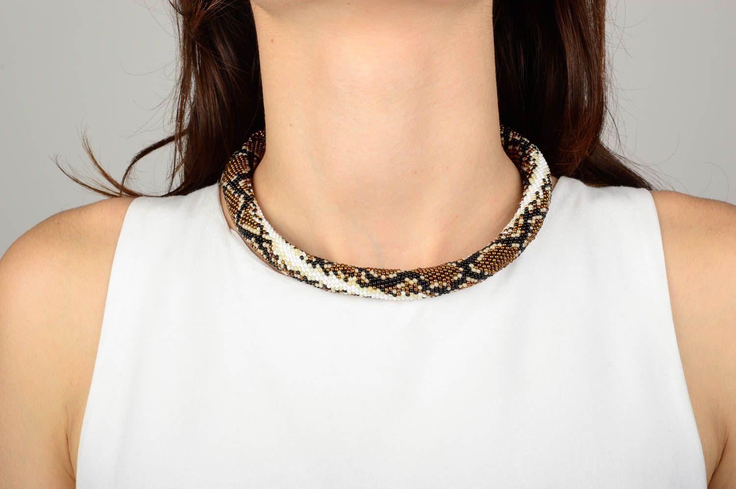 Collar de abalorios hecho a mano adorno para el cuello accesorio de mujer foto 5