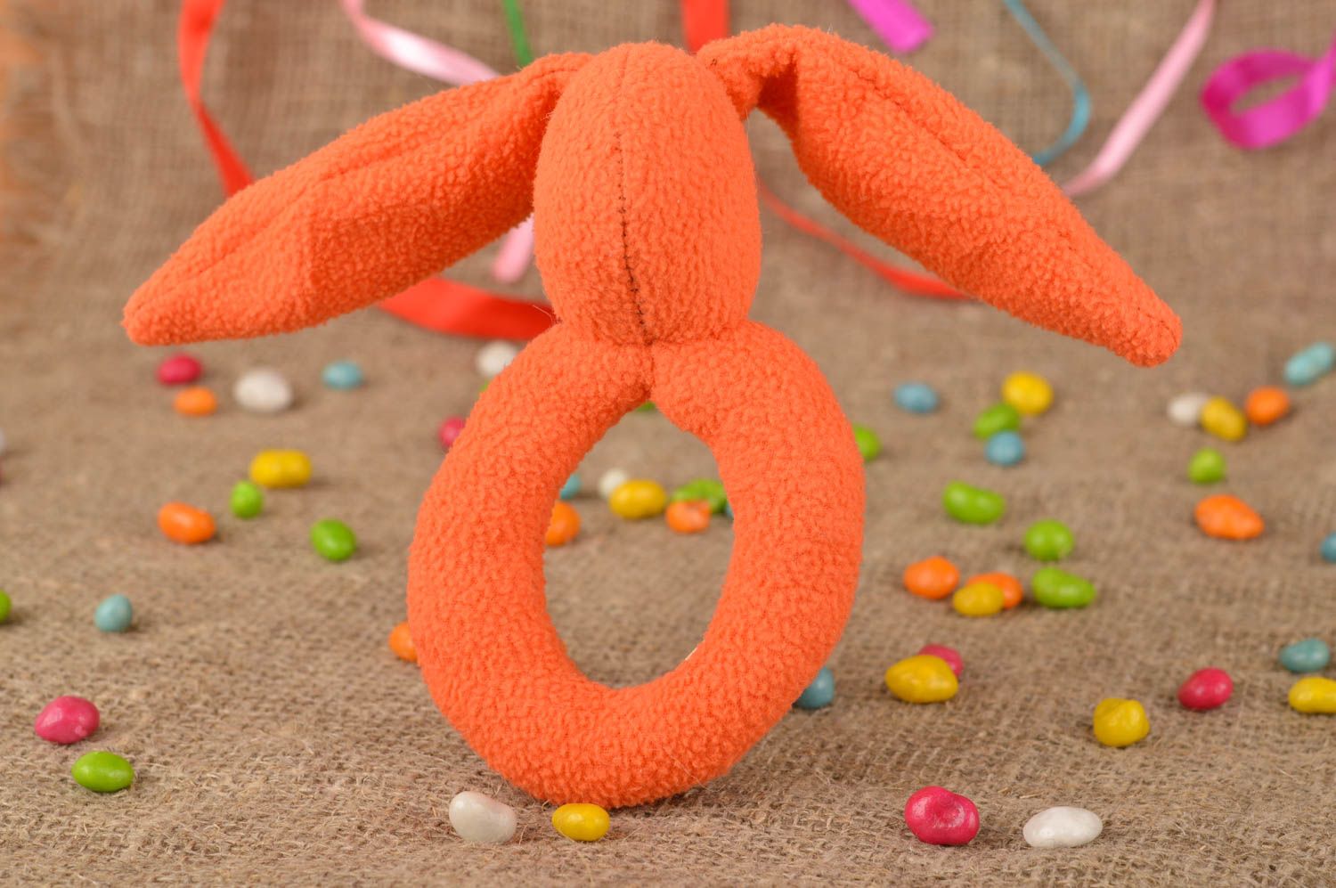 Weicher schöner Baby Greifling Spielzeug aus Stoff handmade orange Hase foto 1