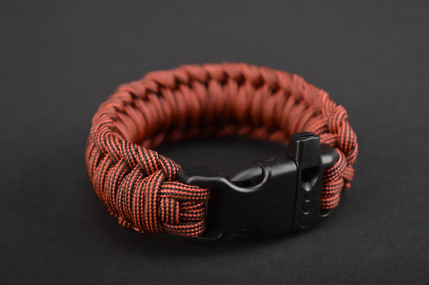 Künstlerisches Paracord Armband in Rot handgemachter Schmuck Survival Armband foto 2