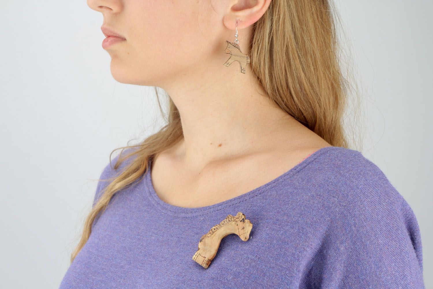 Homemade wooden earrings and brooch photo 1