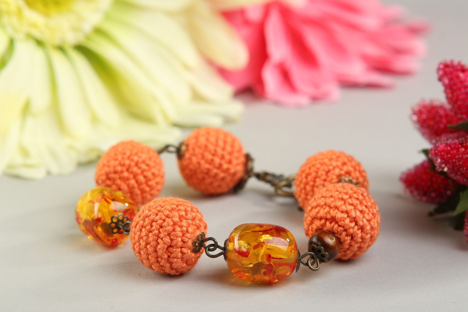 Handmade Designer Schmuck Frauen Accessoire orange gehäkeltes Armband  foto 1